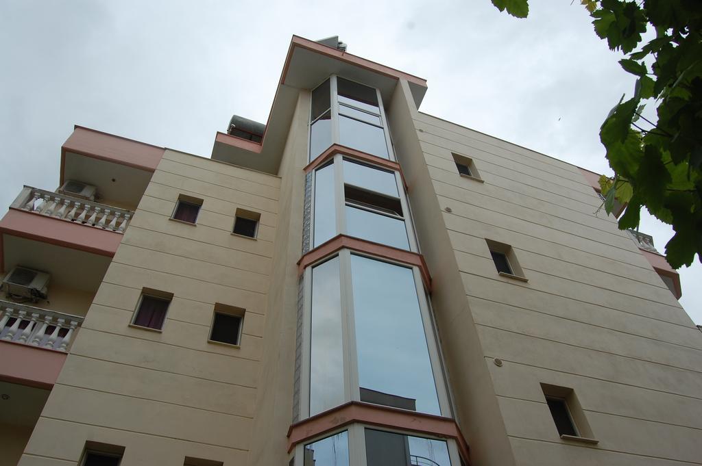 Guest house Nuovo Sun Golem Golem (Tirana)